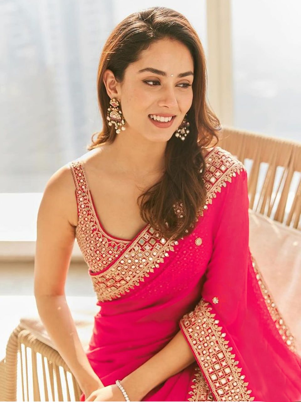 Beautiful Fancy Heavy Georgette Fancy Dori Thread & Sequence Work Saree With Blouse