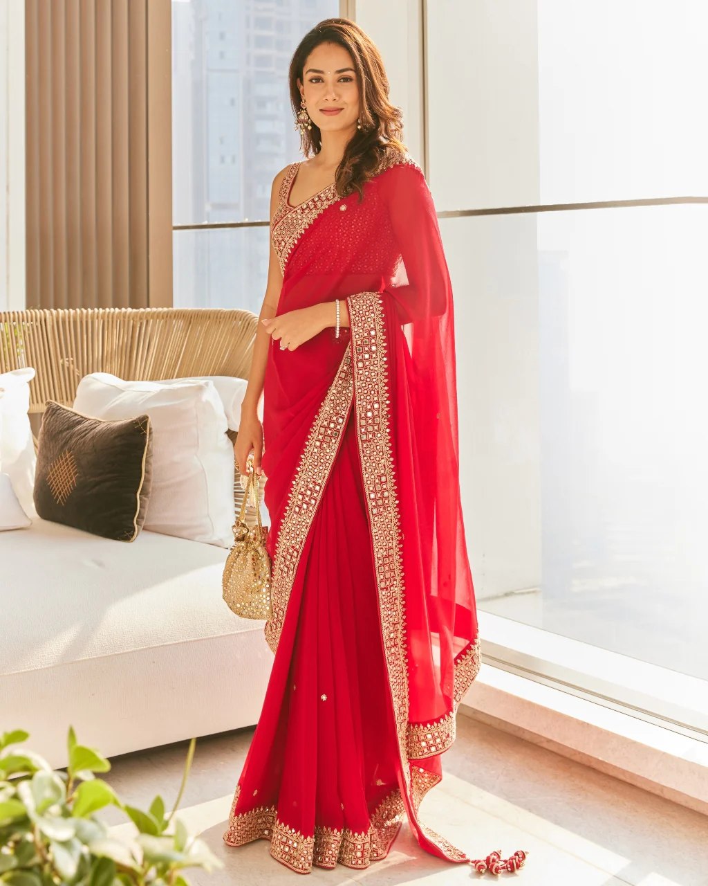 Beautiful Fancy Heavy Georgette Fancy Dori  Thread & Sequence Work Saree With Blouse